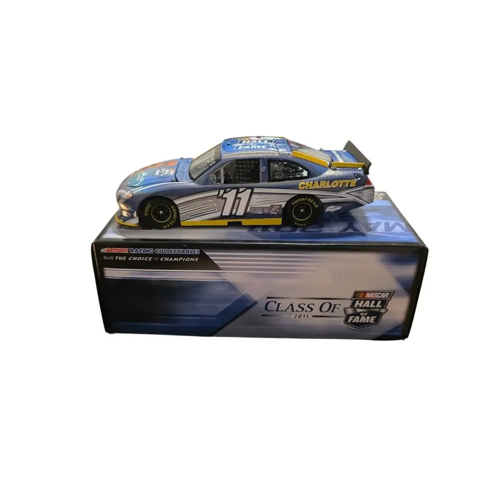 Bobby Allison #11 NASCAR Hall of Fame 2011 Flashcoat 1:24 Diecast 1/896 Action